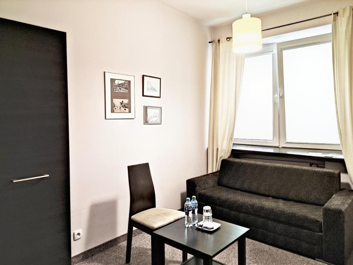 Hostel Helvetia - Private Rooms In City Center And Old Town Varsovia Exterior foto