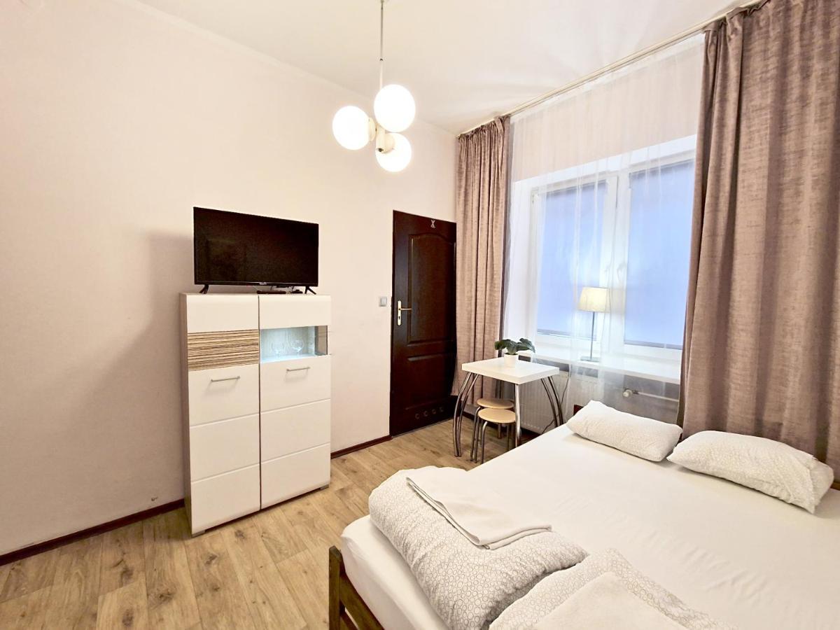 Hostel Helvetia - Private Rooms In City Center And Old Town Varsovia Exterior foto