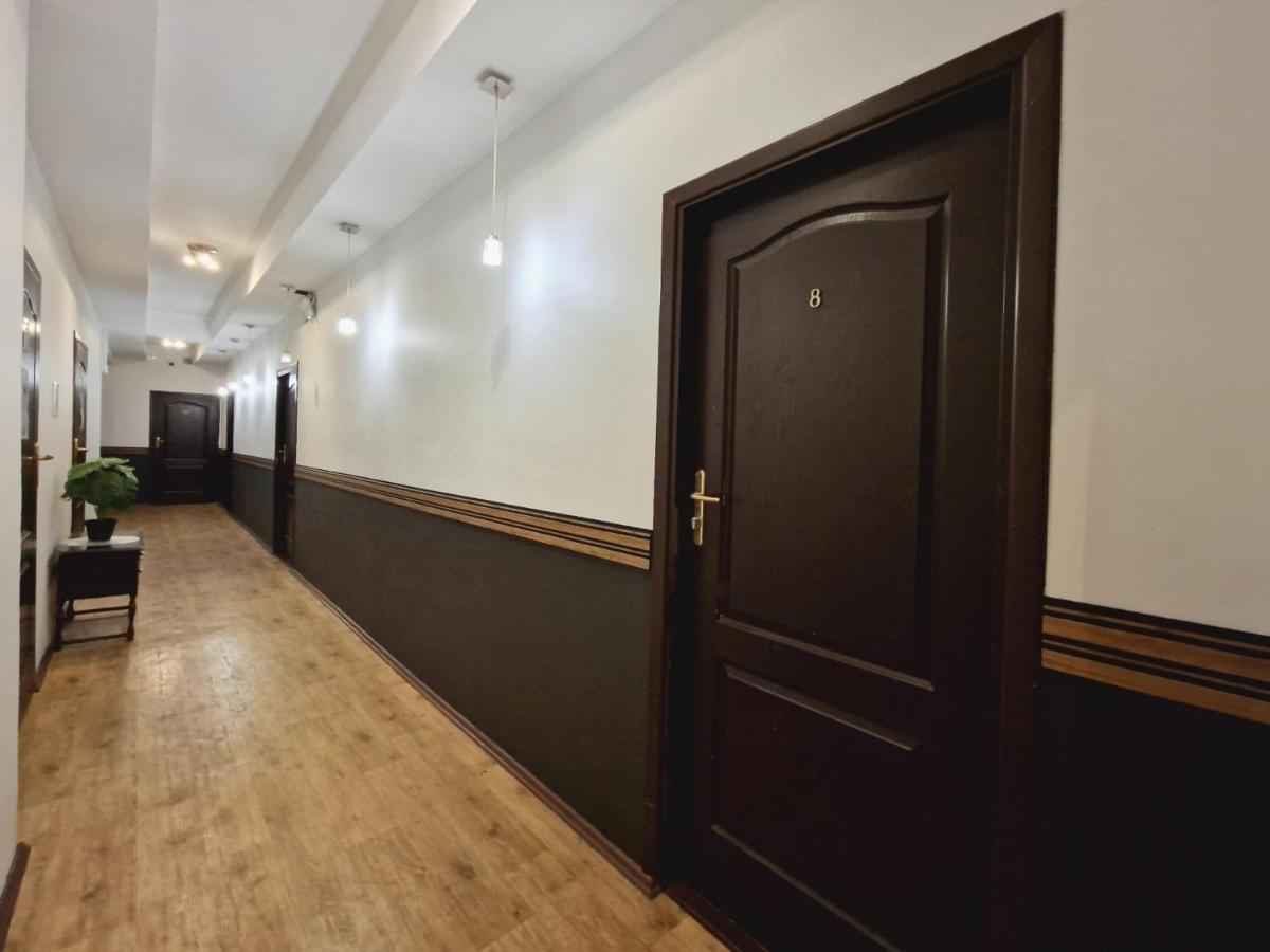 Hostel Helvetia - Private Rooms In City Center And Old Town Varsovia Exterior foto