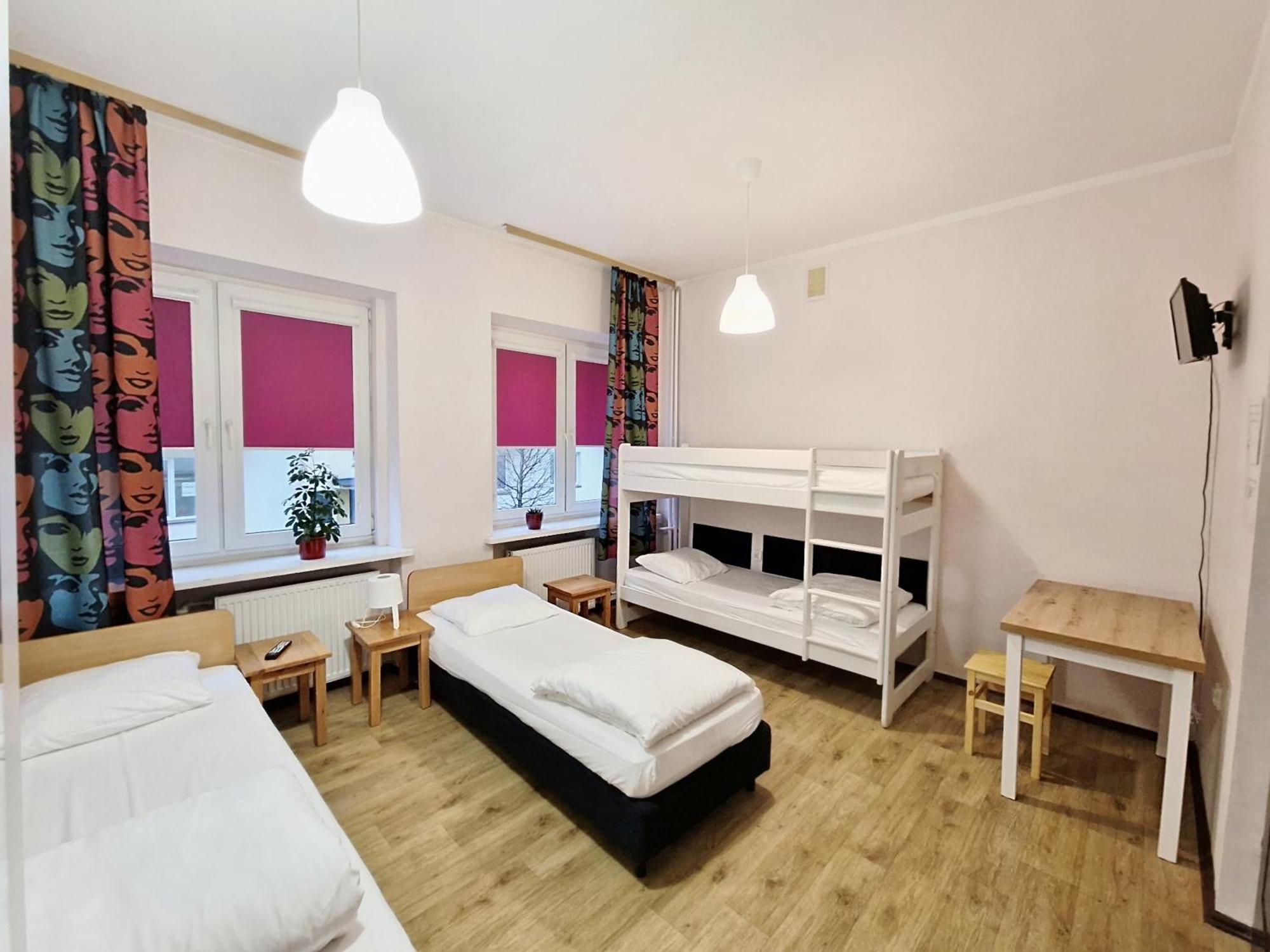 Hostel Helvetia - Private Rooms In City Center And Old Town Varsovia Exterior foto