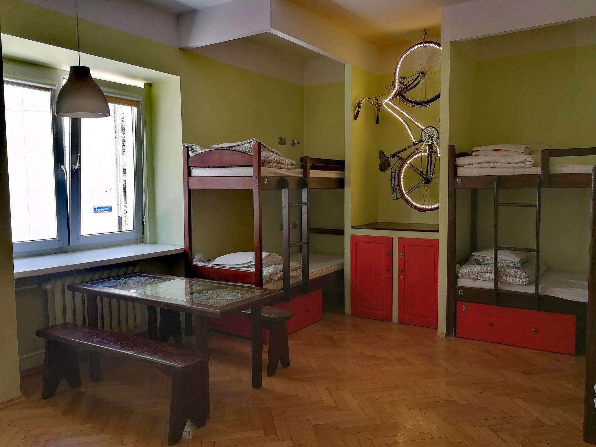 Hostel Helvetia - Private Rooms In City Center And Old Town Varsovia Exterior foto